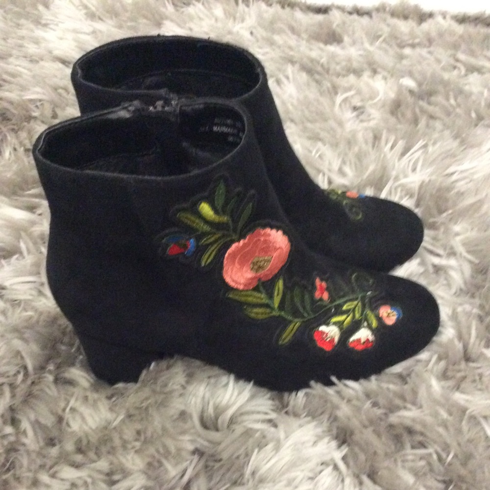 Bamboo Floral Embroidered Booties
